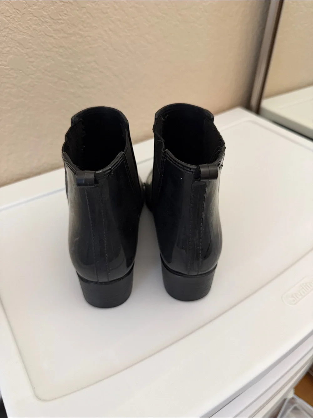 Women's Black Pointed Toe Rain Boots